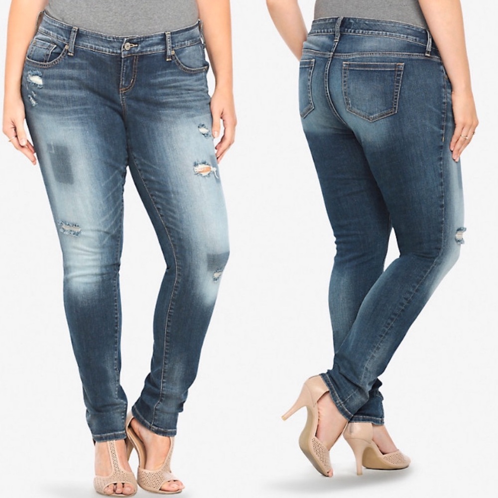 🚫SOLD🚫TORRID•skinny jeans w/ destruction
